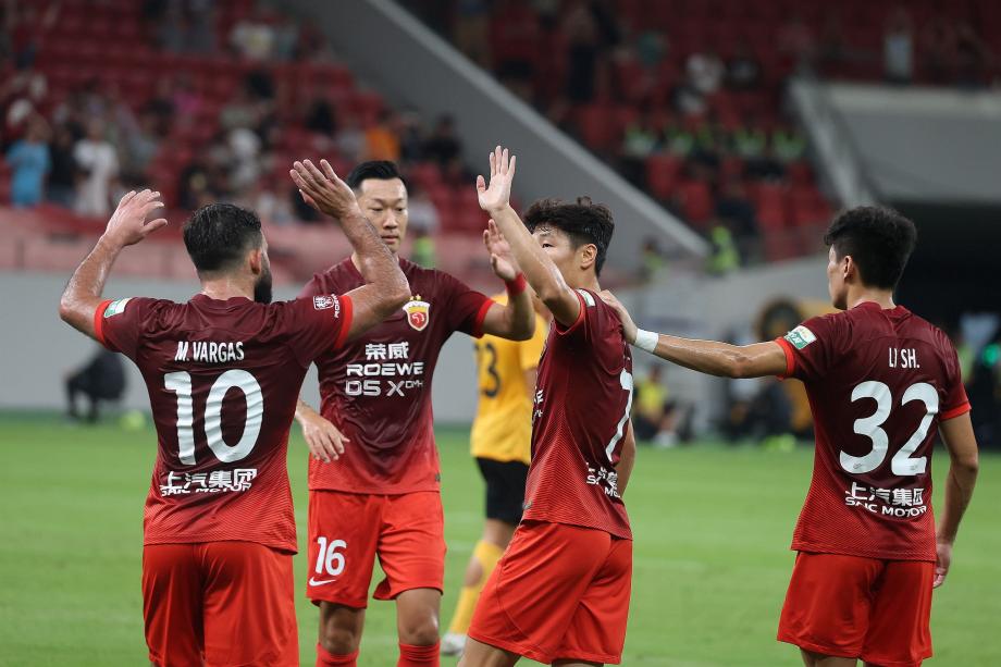 武磊冯劲破门 上海海港2-0深圳新鹏城