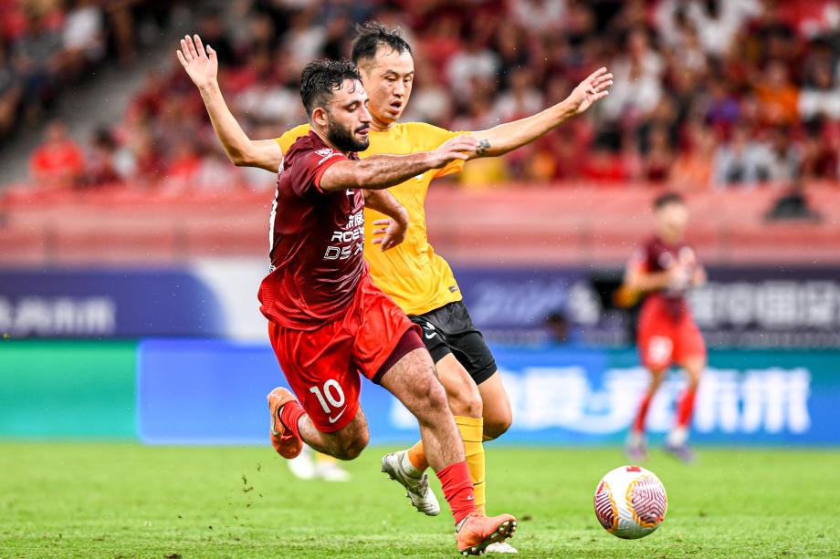 武磊冯劲破门 上海海港2-0深圳新鹏城