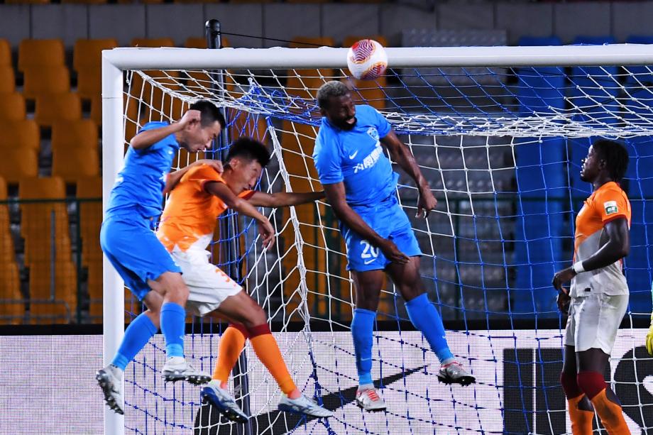 中超-郑浩乾双响 10人青岛海牛1-2不敌南通支云