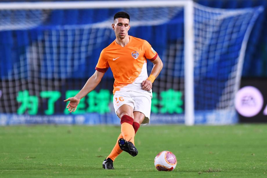 中超-郑浩乾双响 10人青岛海牛1-2不敌南通支云