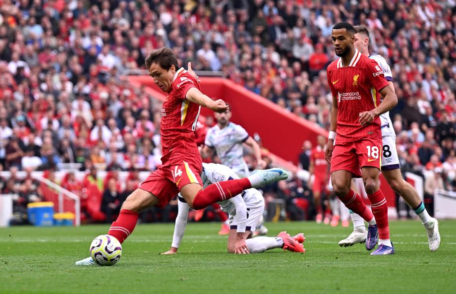 迪亚斯双响努涅斯世界波 利物浦3-0伯恩茅斯