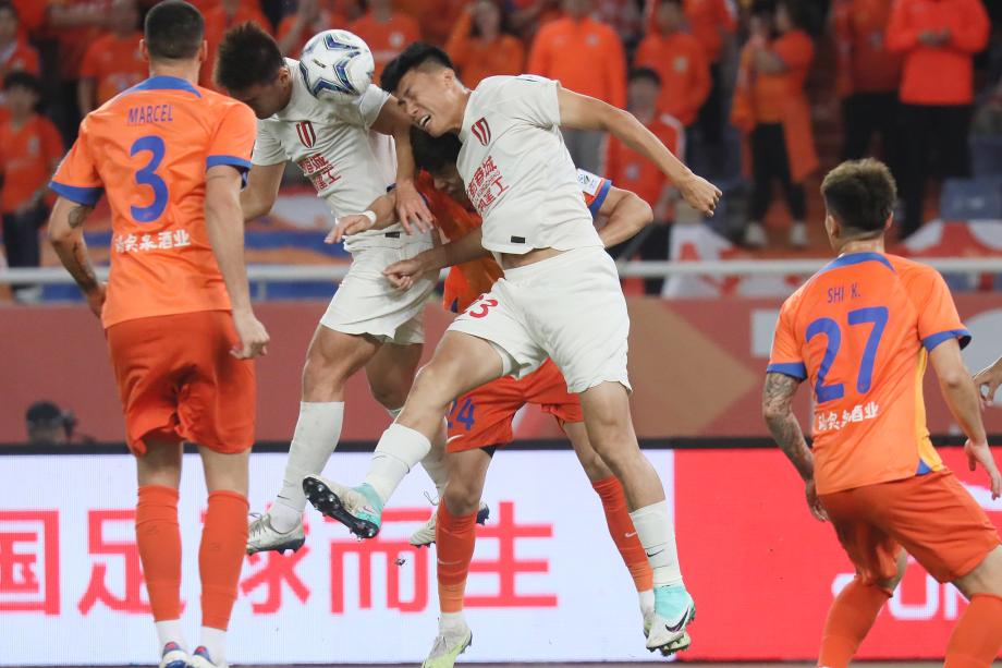 郑铮破门 山东泰山胜成都蓉城晋级足协杯决赛
