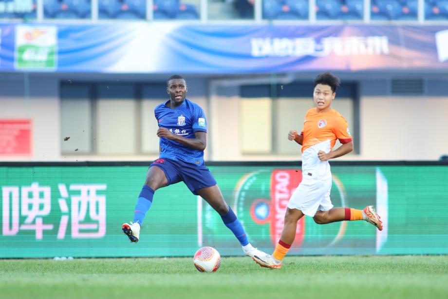 路易斯破门 众志成城十人申花1-0客场战胜海牛