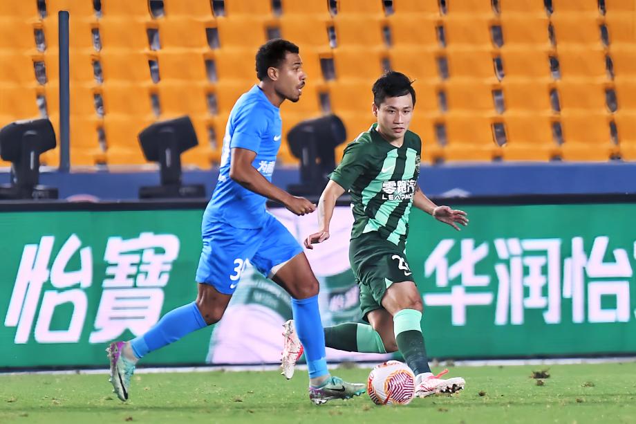 莱昂纳多28秒闪击孙正傲两黄离场 南通3-2逆转浙江