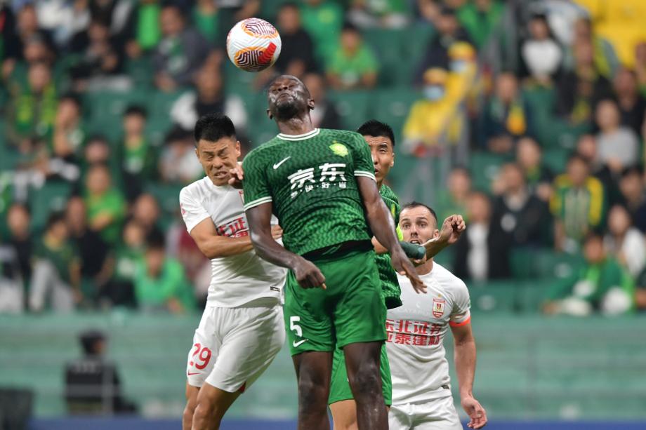 法比奥戴帽王子铭两球 国安8-1狂胜亚泰