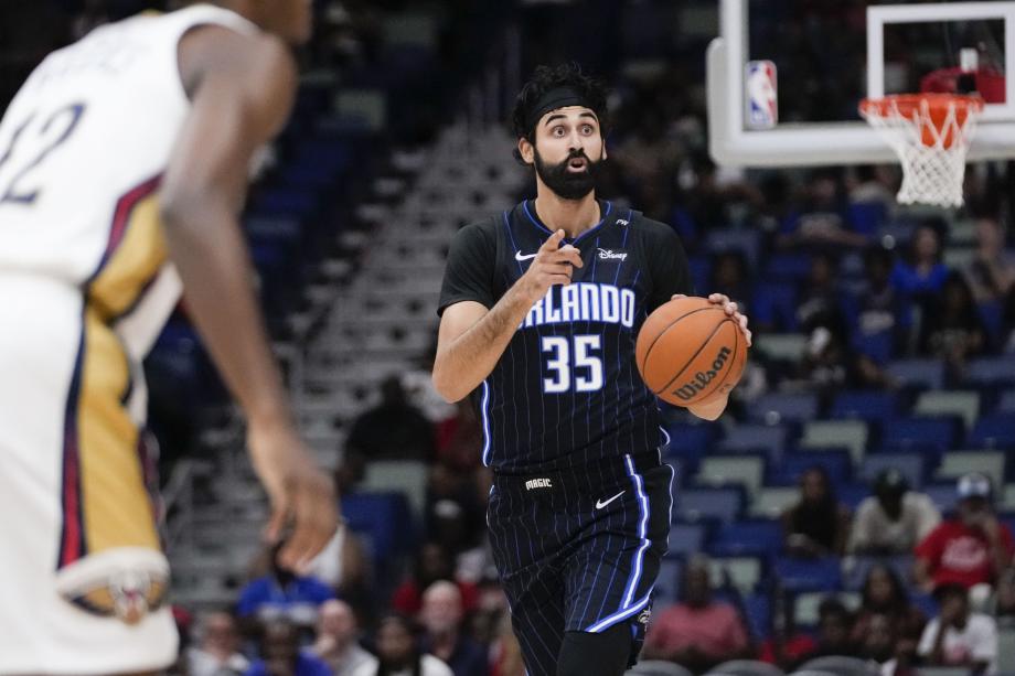 班凯罗15分锡安16+8 季前赛鹈鹕险胜魔术