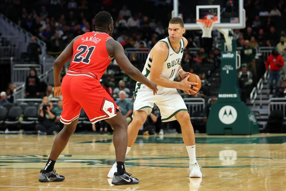 字母哥24+10利拉德20+9 雄鹿逆转公牛