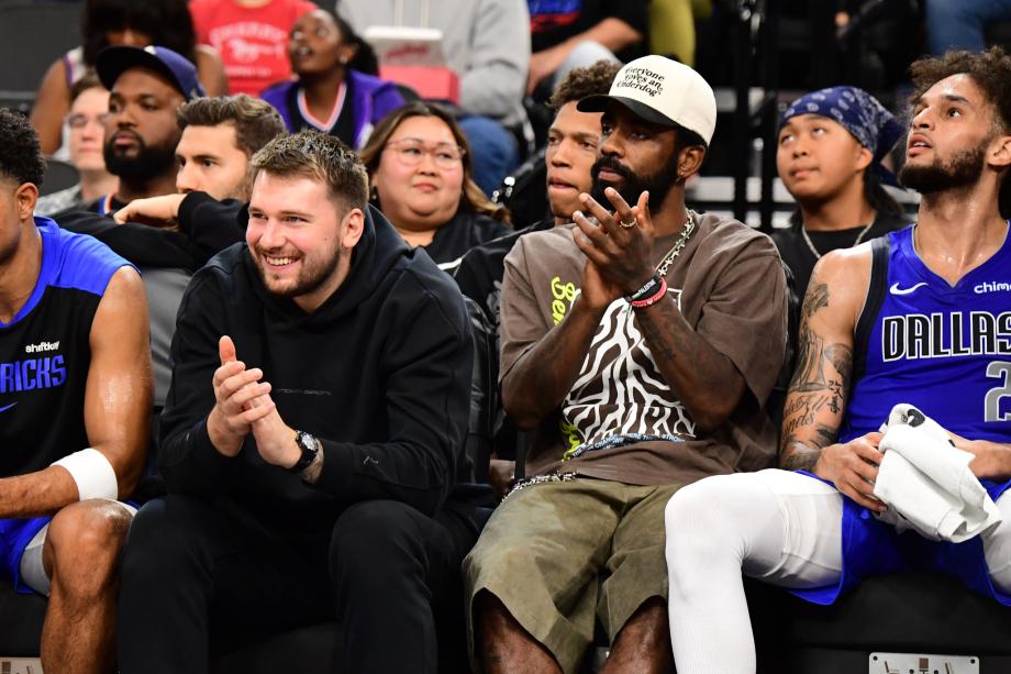 哈登10分12助攻 快船新球馆首秀击败独行侠