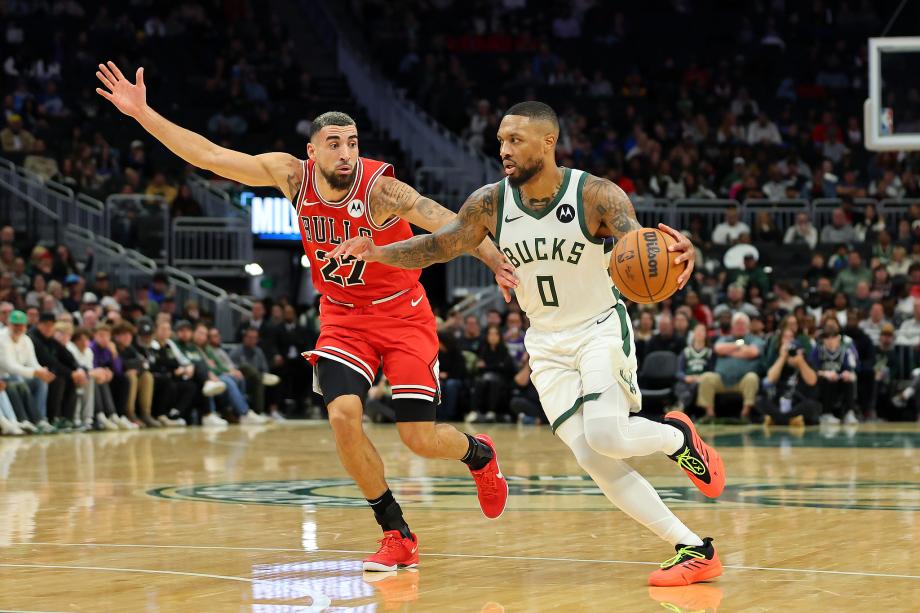 字母哥24+10利拉德20+9 雄鹿逆转公牛