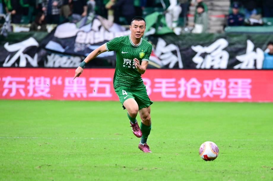 中超-曹永竞林良铭双响 北京国安6-0大胜青岛海牛