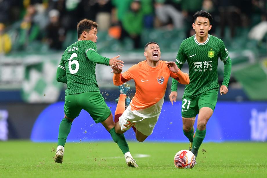 中超-曹永竞林良铭双响 北京国安6-0大胜青岛海牛