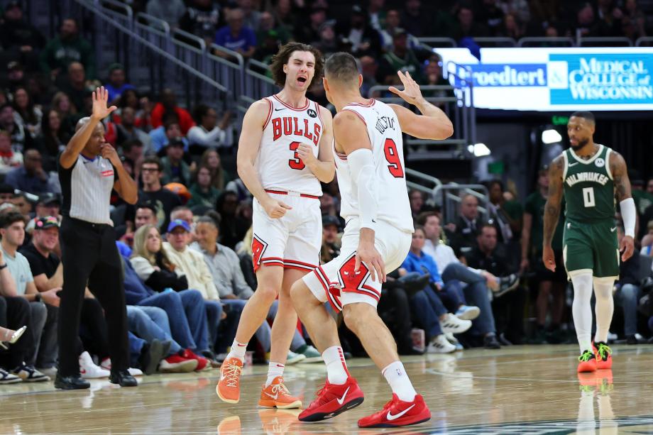 怀特35+6字母哥38+11 公牛客场爆冷力擒雄鹿