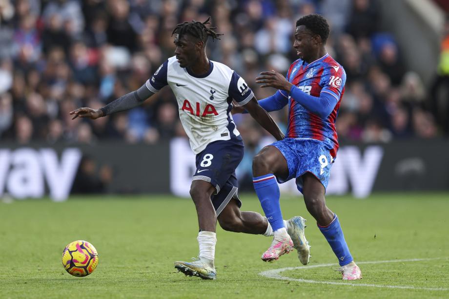 英超-范德文后场失误马特塔制胜 热刺0-1水晶宫