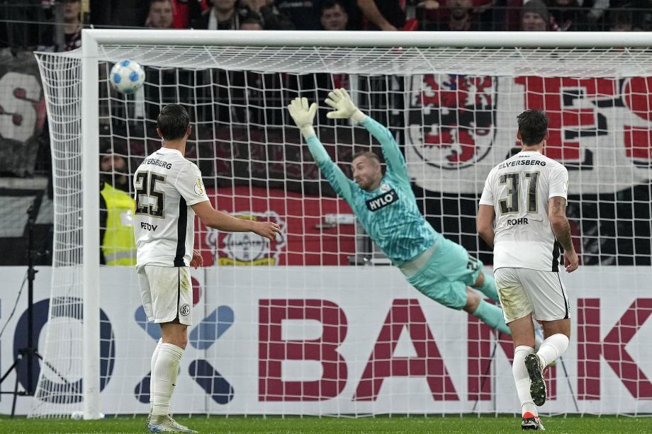 德国杯-希克双响阿莱克斯世界波 勒沃库森3-0晋级