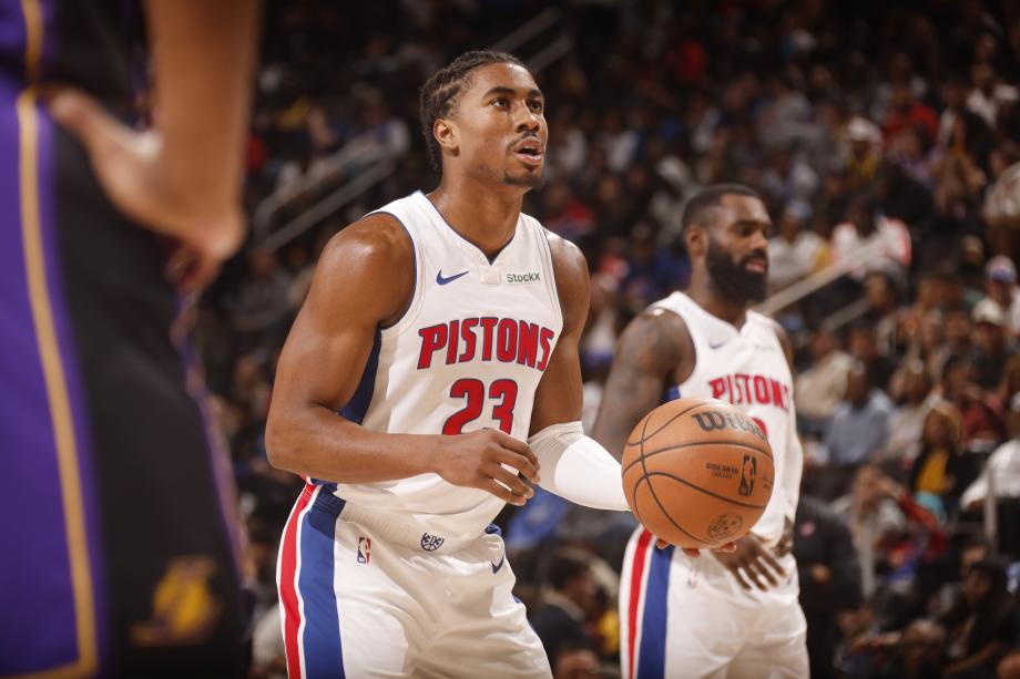 艾维26+4浓眉37+9 活塞胜湖人收获首次连胜