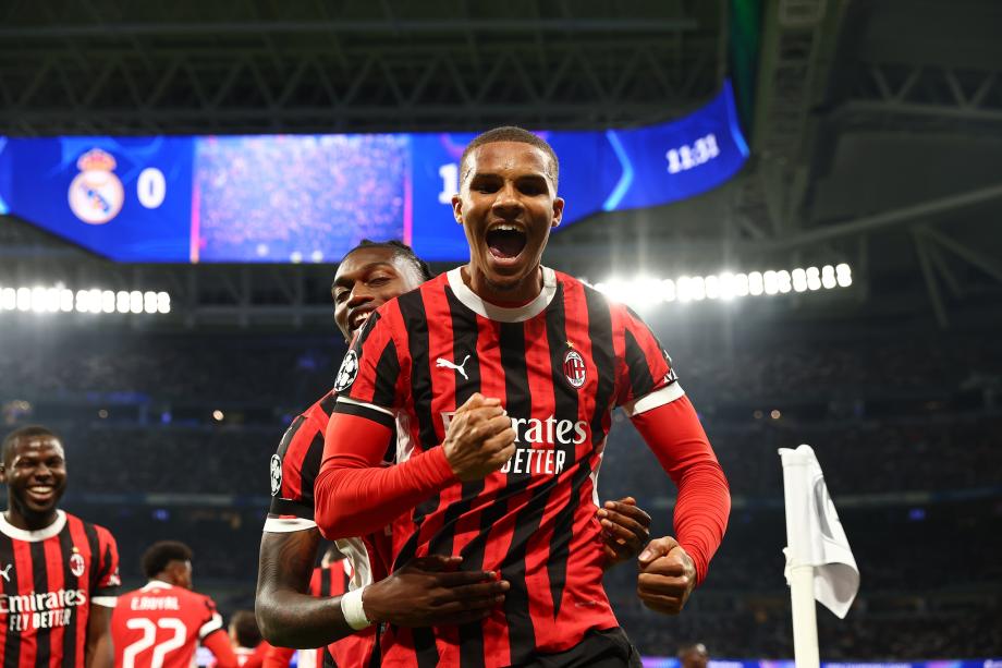 皇马输给米兰 维尼修斯无奈安切洛蒂面无表情