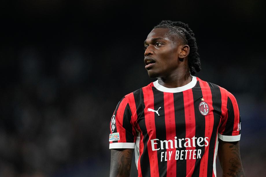 皇马输给米兰 维尼修斯无奈安切洛蒂面无表情