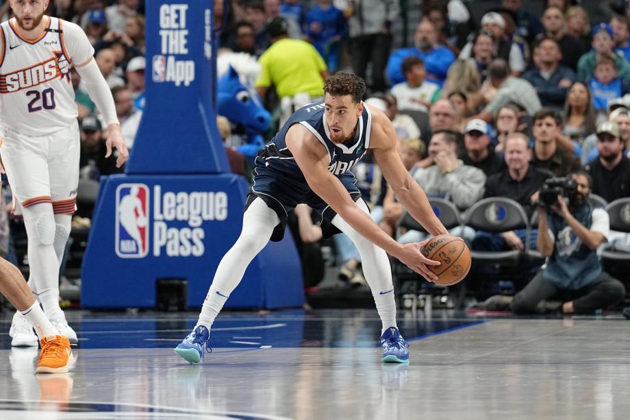 杜兰特26分欧文29+7 太阳险胜独行侠取7连胜