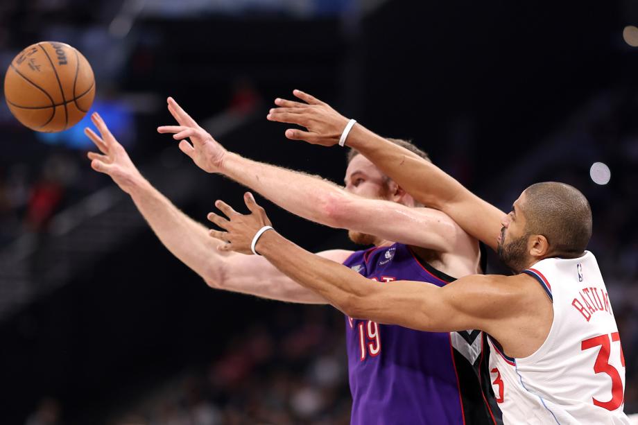 哈登24+12+7鲍威尔24+3+3 快船105-103胜猛龙