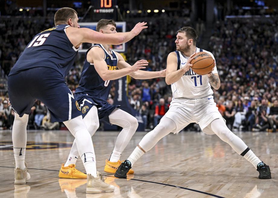 欧文43分约基奇37+18+15 掘金险胜独行侠