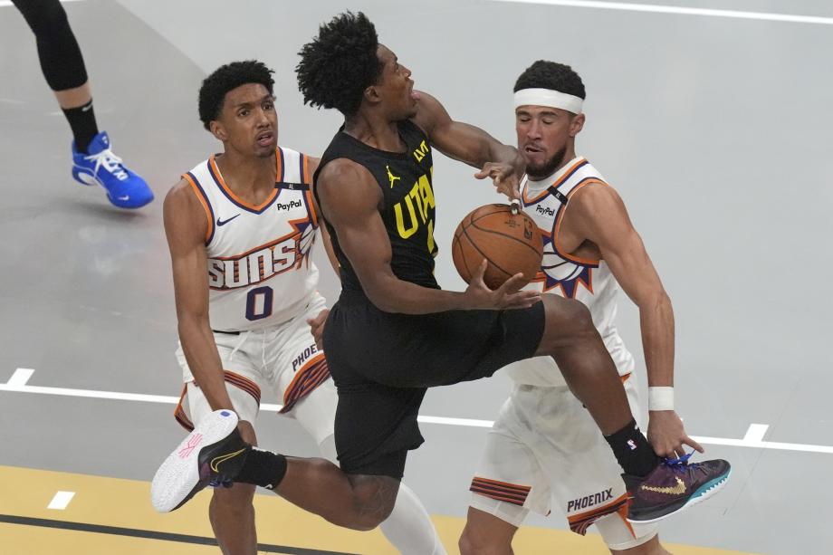 布克31分科林斯29+11 比尔24分太阳胜爵士