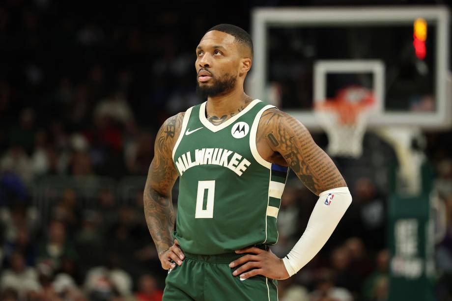 字母哥41+9+8拉文27分 利拉德两双雄鹿轻取公牛