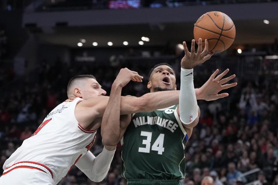 字母哥41+9+8拉文27分 利拉德两双雄鹿轻取公牛