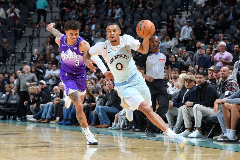 保罗两双马尔卡宁27分 文班缺阵马刺胜爵士