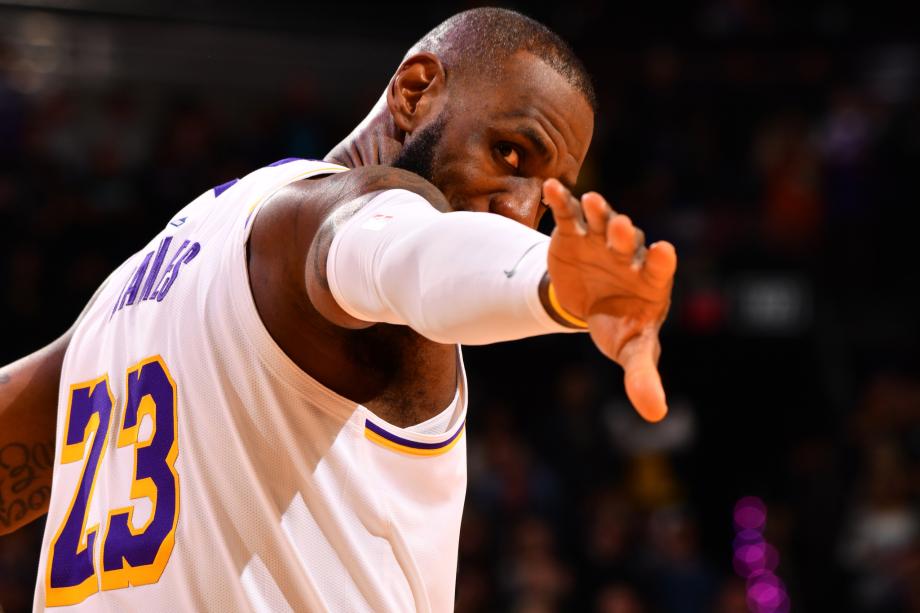 杜兰特复出23分詹姆斯准三双 太阳大胜湖人