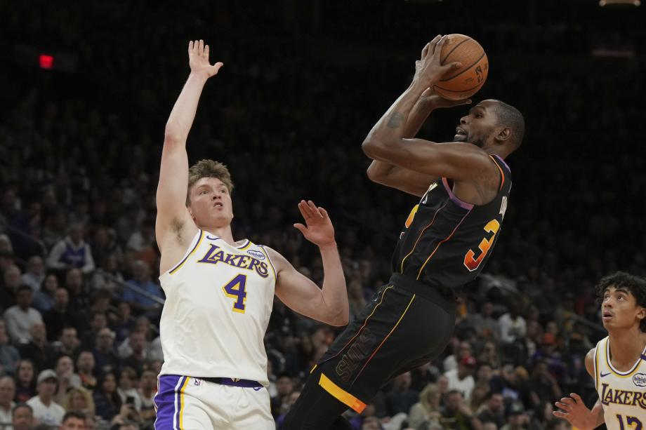 杜兰特复出23分詹姆斯准三双 太阳大胜湖人