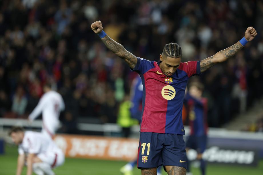 欧冠-莱万斩获个人欧冠百球 巴萨3-0完胜布雷斯特