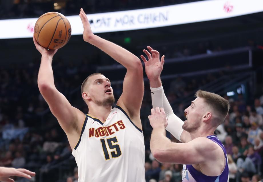 约基奇30+10+7塞克斯顿26分 默里22分掘金胜爵士