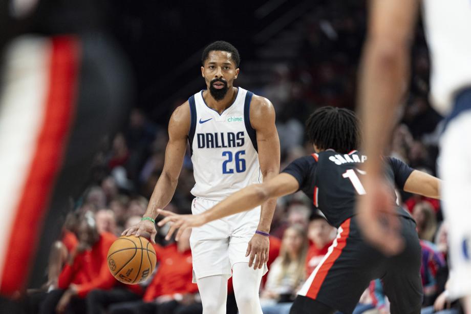 东契奇36+13西蒙斯空砍27分 独行侠胜开拓者