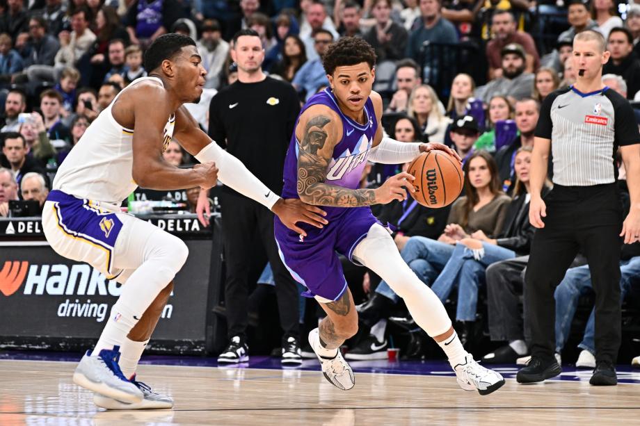 詹姆斯27+14浓眉33+11 湖人险胜爵士回西部第5