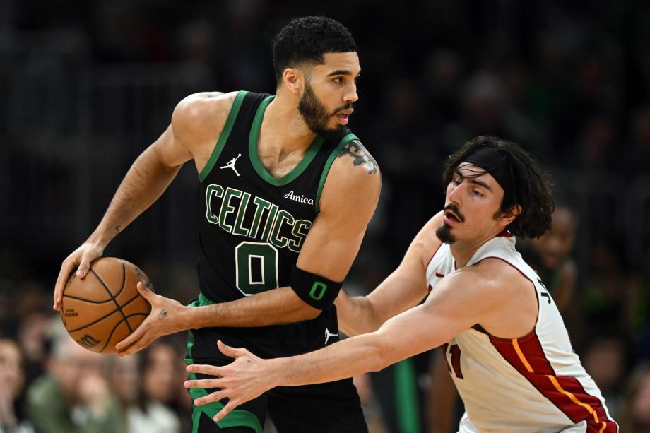 布朗29+7塔图姆18+11 凯尔特人背靠背大胜热火