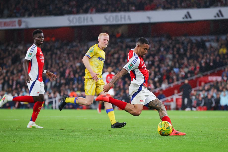 英联杯-热苏斯戴帽 阿森纳3-2逆转水晶宫进四强