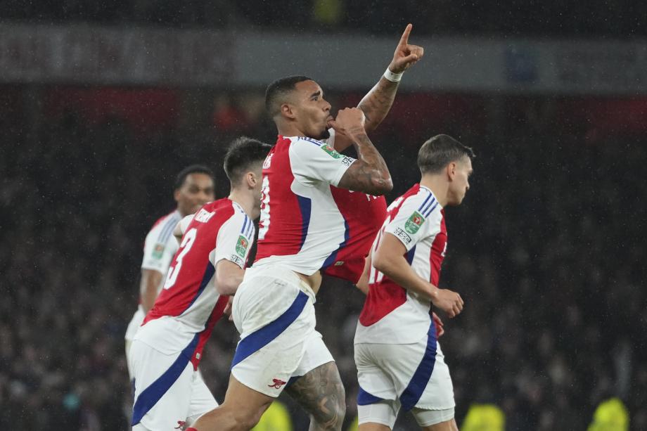 英联杯-热苏斯戴帽 阿森纳3-2逆转水晶宫进四强