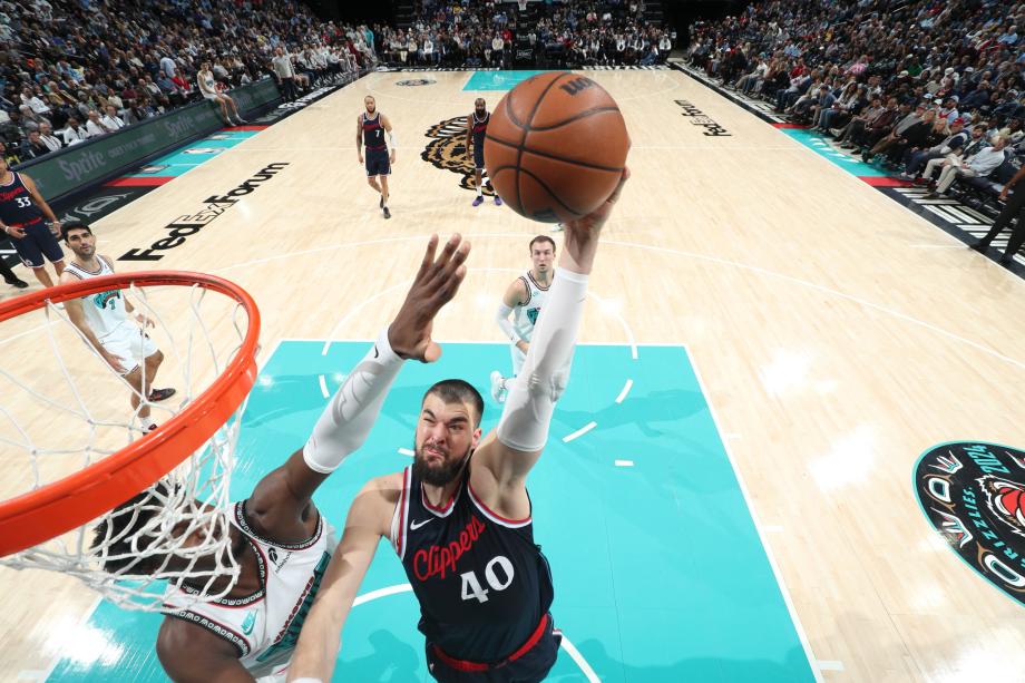 哈登21+8+9鲍威尔29分 快船客胜灰熊升至西部第7