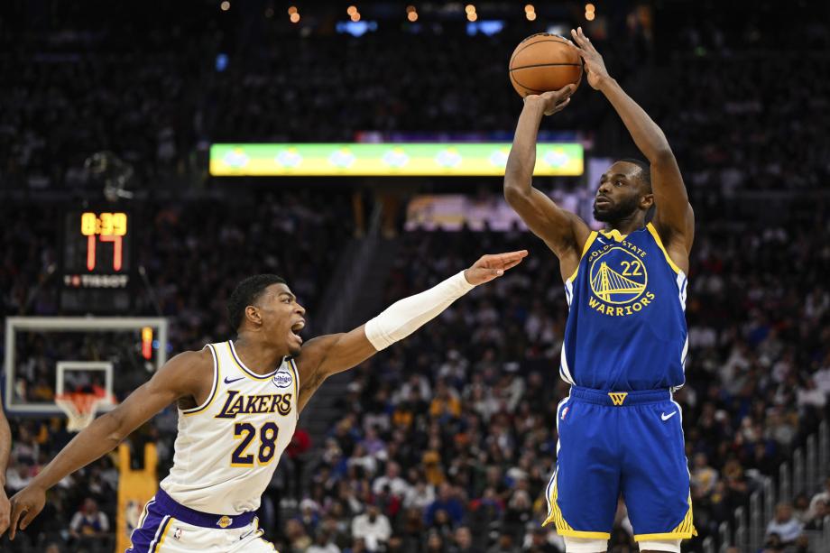 詹姆斯31+10库里38分里夫斯绝杀 湖人险胜勇士