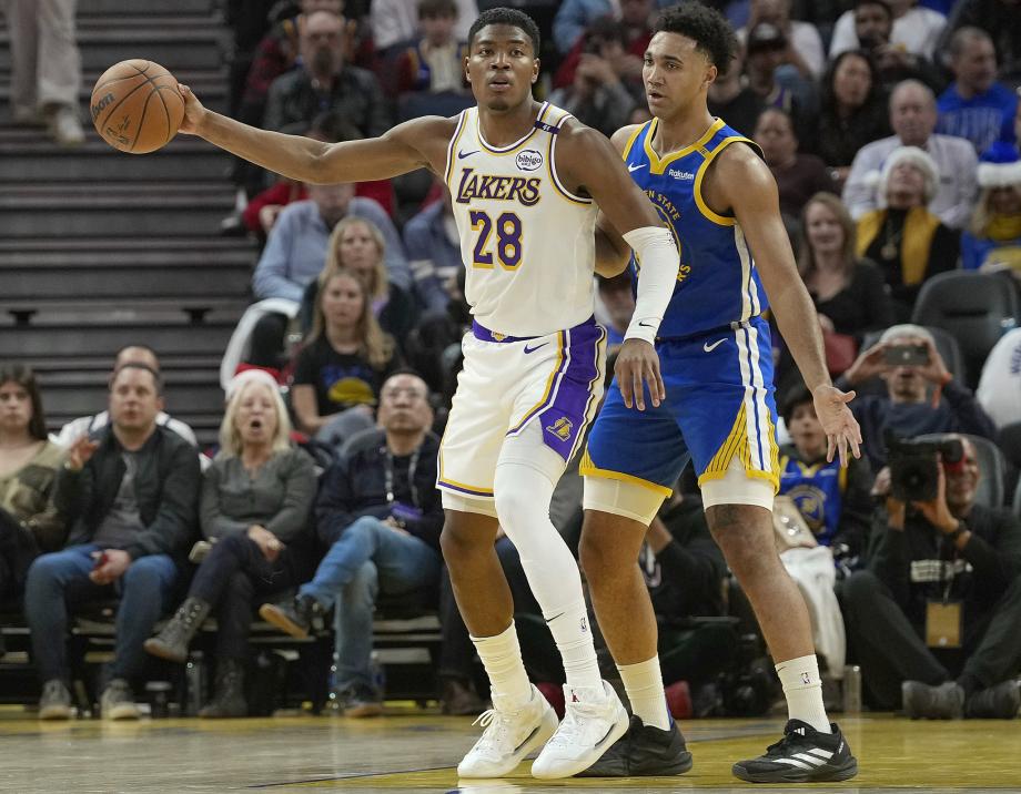 詹姆斯31+10库里38分里夫斯绝杀 湖人险胜勇士