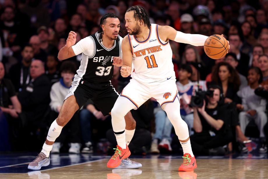 布里奇斯41分文班空砍42+18 尼克斯险胜马刺