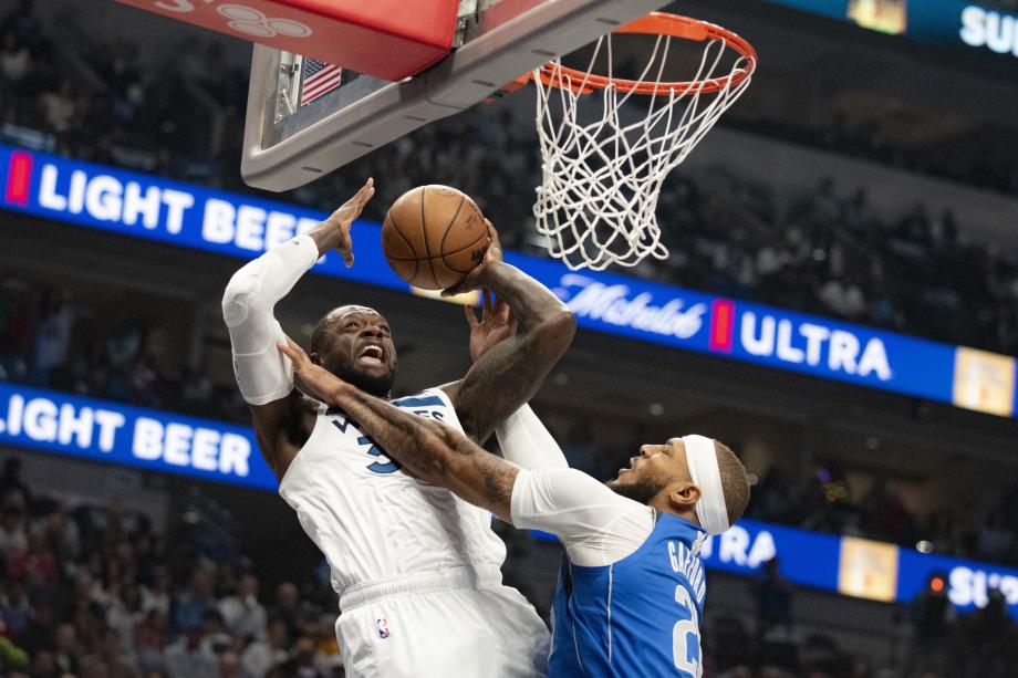 爱德华兹26分欧文空砍39分 森林狼力克独行侠