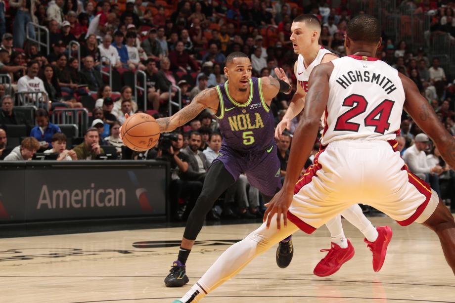 希罗32分阿德巴约准三双 热火送鹈鹕11连败