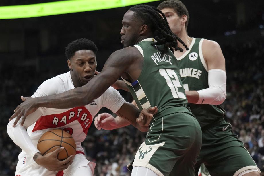 字母哥三双利拉德25分 雄鹿客场大胜猛龙