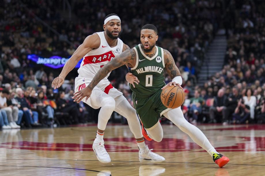 字母哥三双利拉德25分 雄鹿客场大胜猛龙