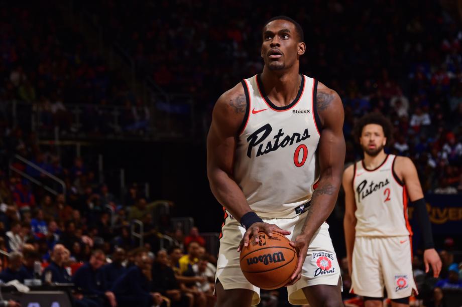 库里17+10坎宁安32+8 勇士客场险胜活塞