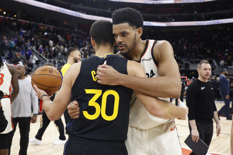 库里17+10坎宁安32+8 勇士客场险胜活塞