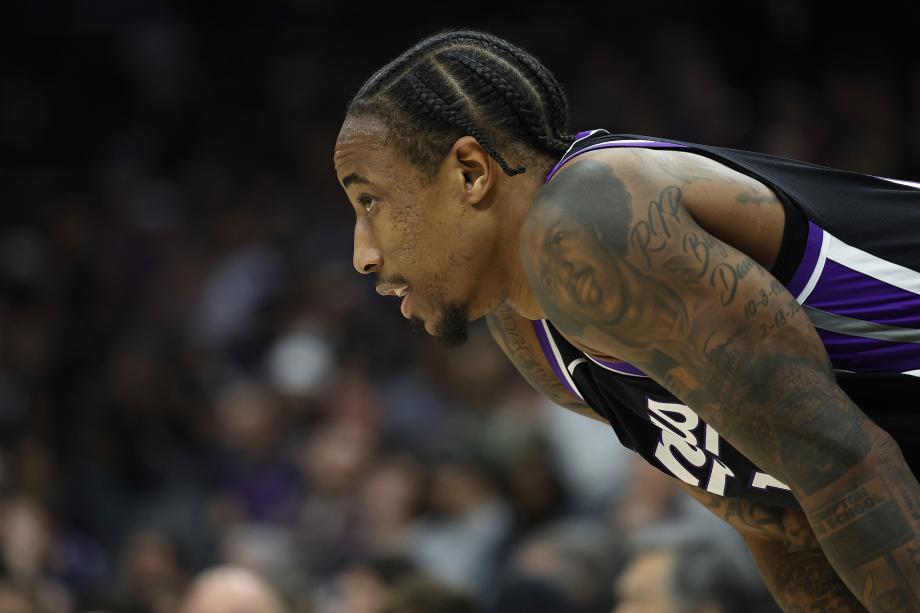 德罗赞31分格林28分 小萨20+14国王险胜火箭