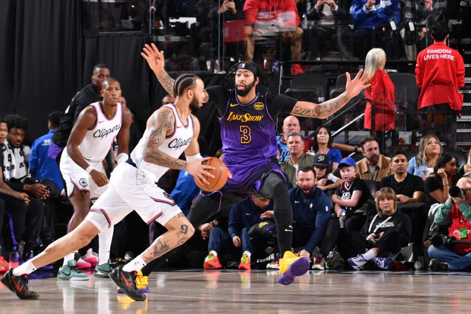 哈登里程碑詹姆斯25+11 快船轻取湖人4连胜