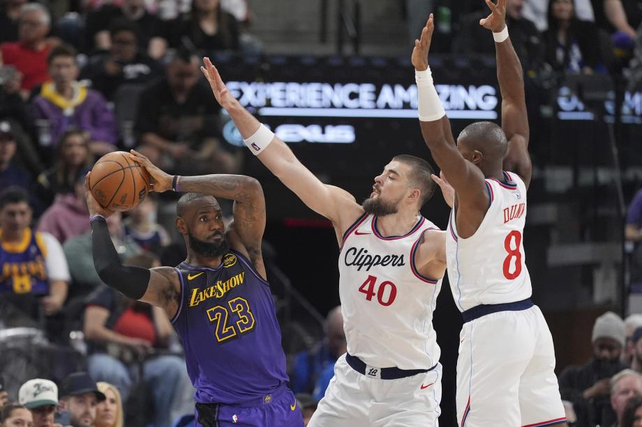 哈登里程碑詹姆斯25+11 快船轻取湖人4连胜